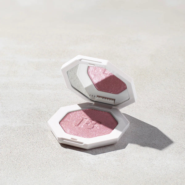 Fenty Beauty by Rihanna Killawatt Freestyle Highlighter